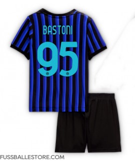 Günstige Inter Milan Alessandro Bastoni #95 Heimtrikotsatz Kinder 2025-26 Kurzarm (+ Kurze Hosen)